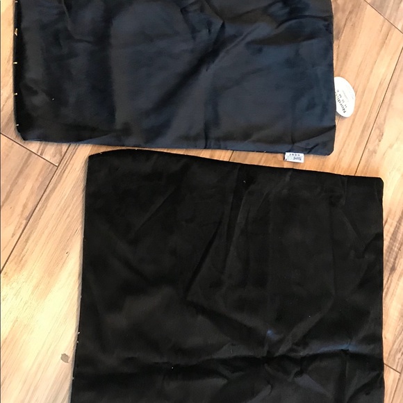 Gold and black decorative pillow covers (2) - Picture 7 of 7